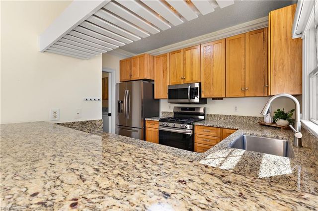 3720 Shackleton Ln, Williamsburg, VA 23188