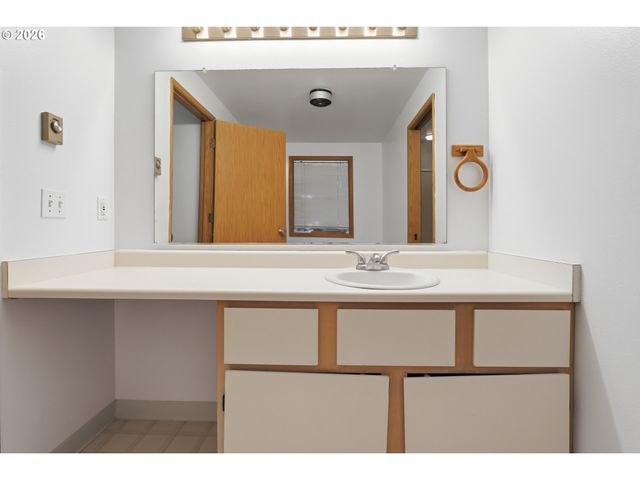 1408 Ne 72ND St 2, Vancouver, WA 98665