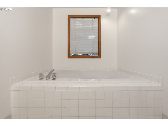 1408 Ne 72ND St 2, Vancouver, WA 98665