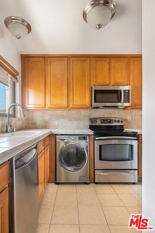1000 S Westgate Avenue 312, Los Angeles, CA 90049