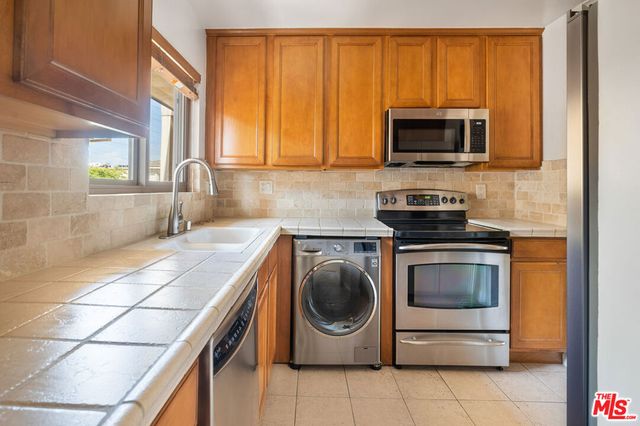 1000 S Westgate Avenue 312, Los Angeles, CA 90049