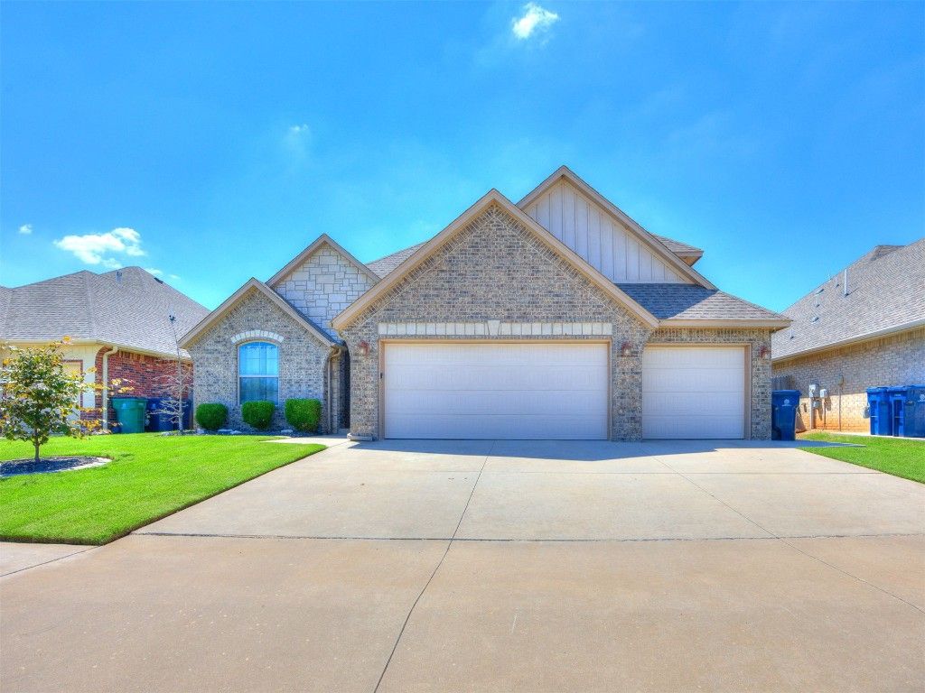 9208 NW 137th Street, Yukon, OK 73099