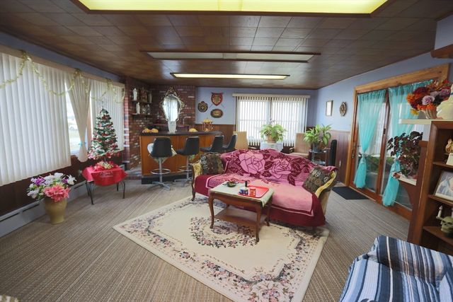 60 Aetna, Somerset, MA 02726