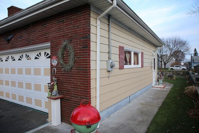 60 Aetna, Somerset, MA 02726