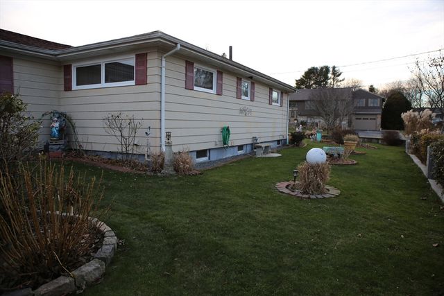 60 Aetna, Somerset, MA 02726