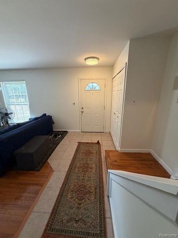 6905 Harvard Lane, Canton, MI 48187