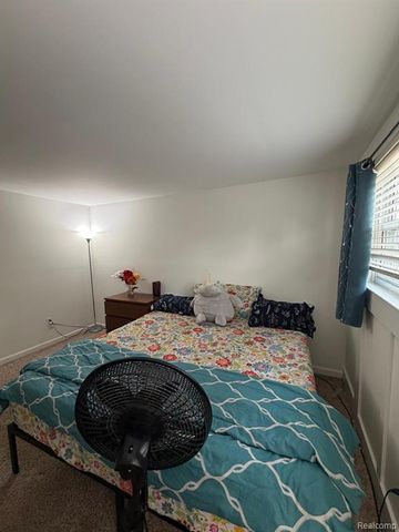 6905 Harvard Lane, Canton, MI 48187