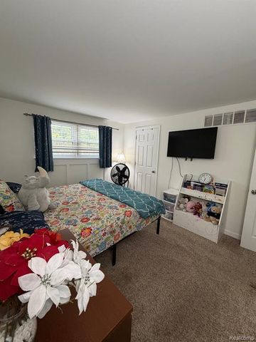 6905 Harvard Lane, Canton, MI 48187