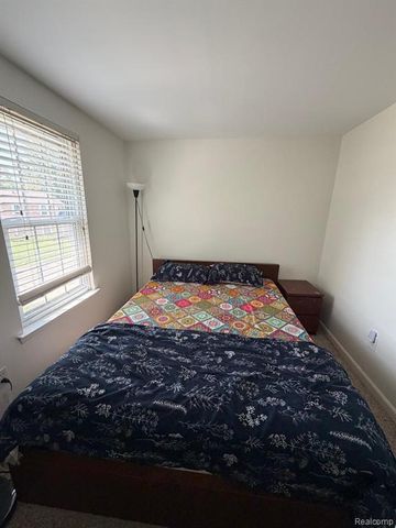 6905 Harvard Lane, Canton, MI 48187