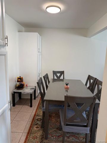 6905 Harvard Lane, Canton, MI 48187