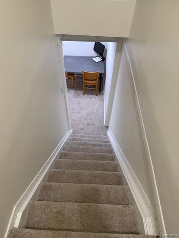 6905 Harvard Lane, Canton, MI 48187