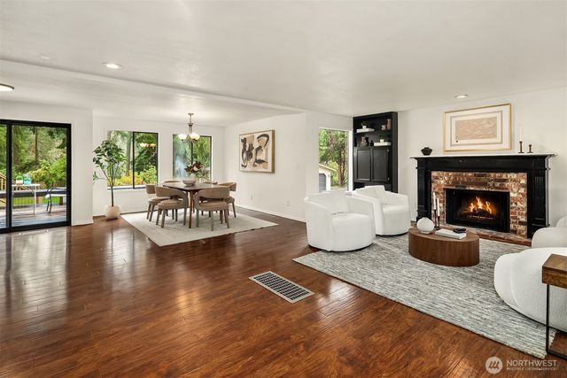 22223 NE 82nd Place, Redmond, WA 98053