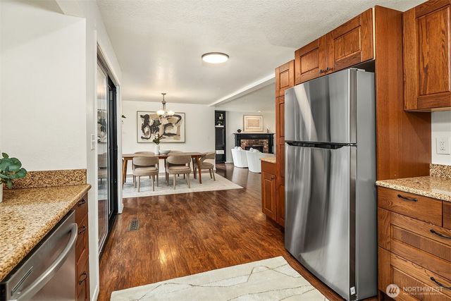 22223 NE 82nd Place, Redmond, WA 98053