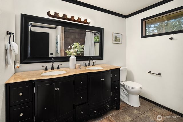 22223 NE 82nd Place, Redmond, WA 98053