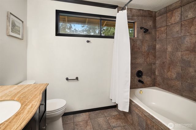 22223 NE 82nd Place, Redmond, WA 98053