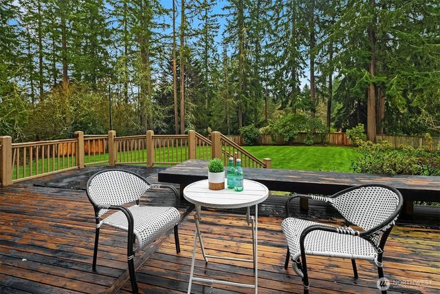 22223 NE 82nd Place, Redmond, WA 98053