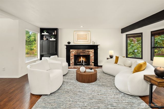 22223 NE 82nd Place, Redmond, WA 98053