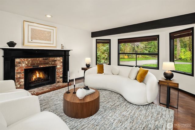 22223 NE 82nd Place, Redmond, WA 98053