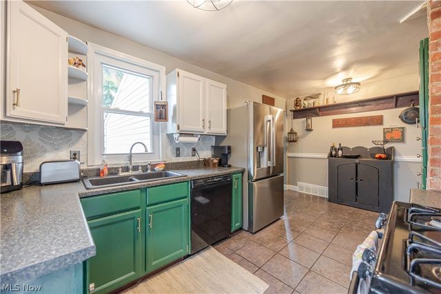 1156 Sunset Road, Mayfield Heights, OH 44124