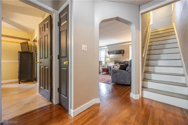 1156 Sunset Road, Mayfield Heights, OH 44124
