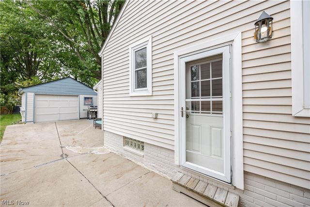 1156 Sunset Road, Mayfield Heights, OH 44124