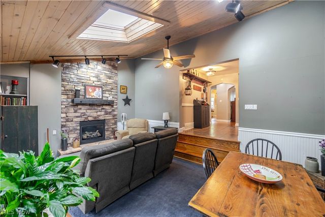 1156 Sunset Road, Mayfield Heights, OH 44124