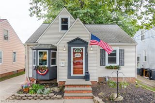 1156 Sunset Road, Mayfield Heights, OH 44124