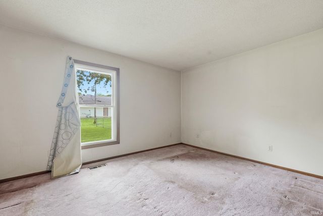 7311 Tangerine Lane, Fort Wayne, IN 46825