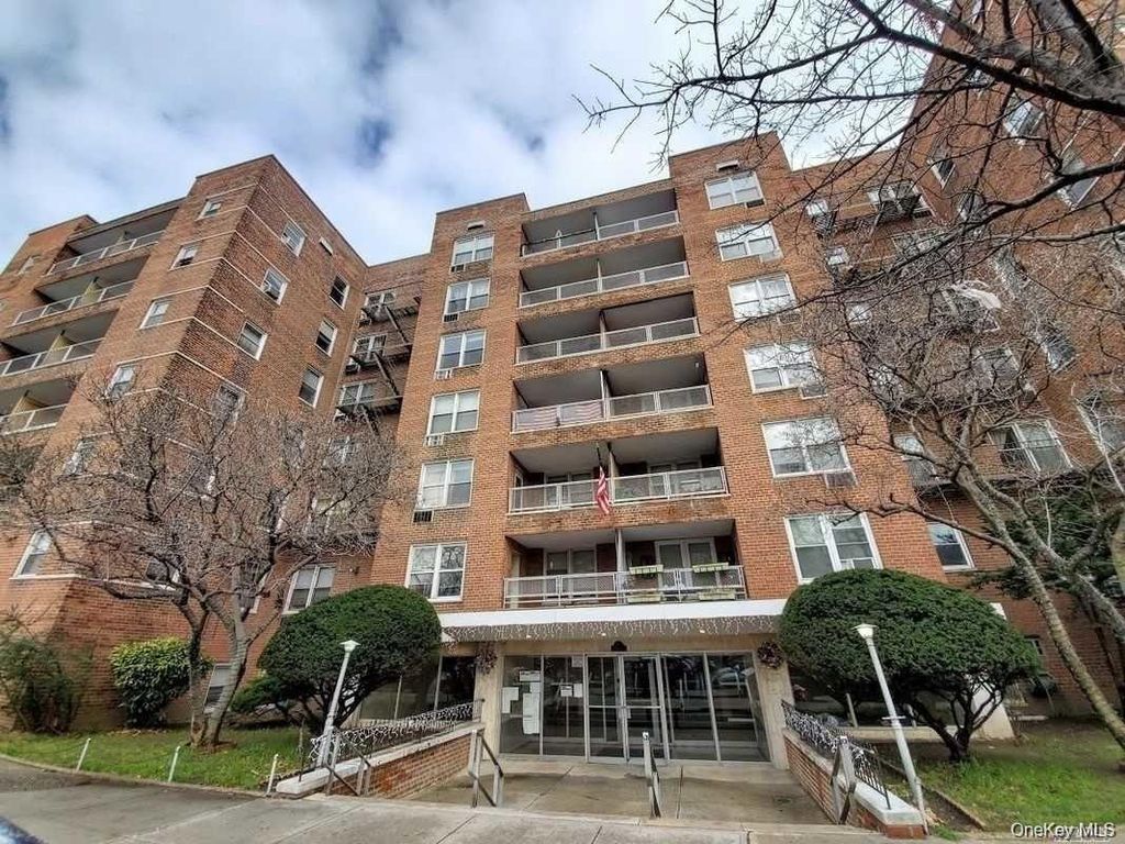 60-11 Broadway 5E, Woodside, NY 11377 — exterior