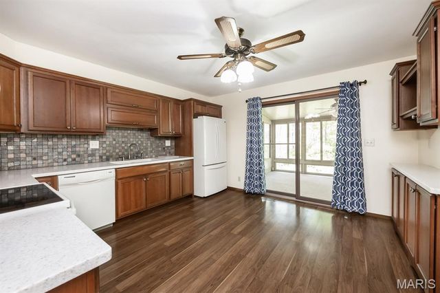 306 Northoak Drive, Collinsville, IL 62234