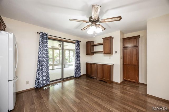 306 Northoak Drive, Collinsville, IL 62234