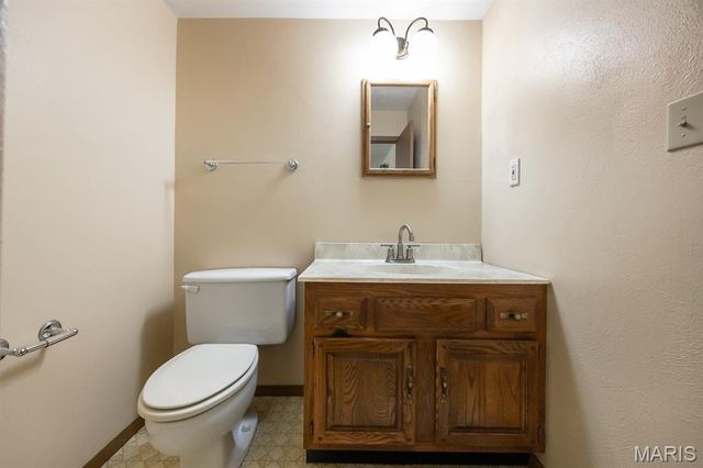 306 Northoak Drive, Collinsville, IL 62234