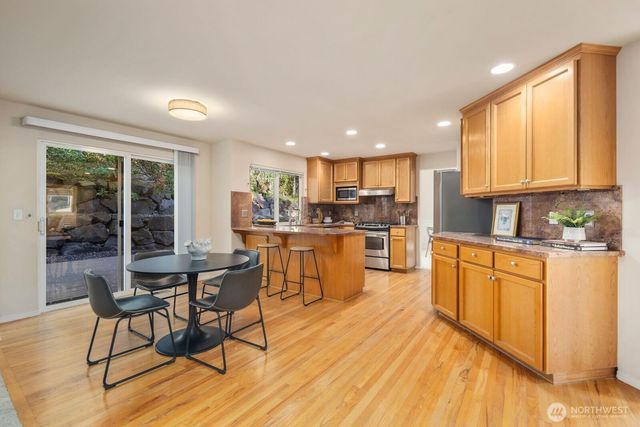 8218 126th Place SE, Newcastle, WA 98056