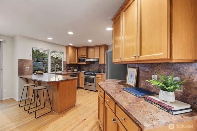 8218 126th Place SE, Newcastle, WA 98056