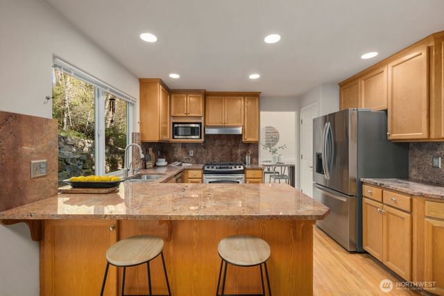 8218 126th Place SE, Newcastle, WA 98056