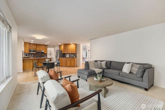 8218 126th Place SE, Newcastle, WA 98056