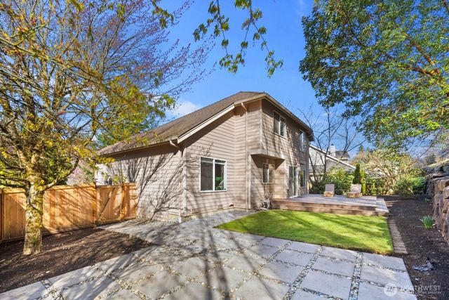 8218 126th Place SE, Newcastle, WA 98056