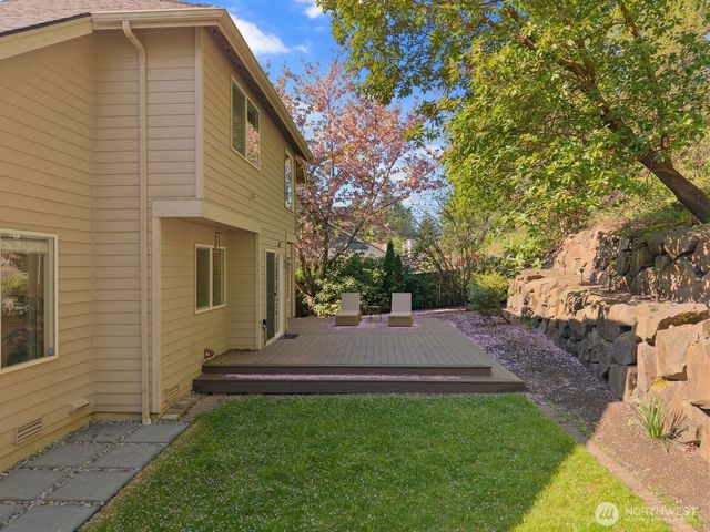 8218 126th Place SE, Newcastle, WA 98056