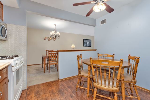 7324 W 152ND Street 73, Orland Park, IL 60462