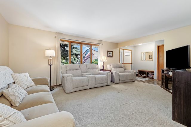 7324 W 152ND Street 73, Orland Park, IL 60462