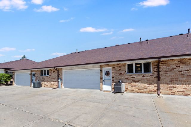 7324 W 152ND Street 73, Orland Park, IL 60462