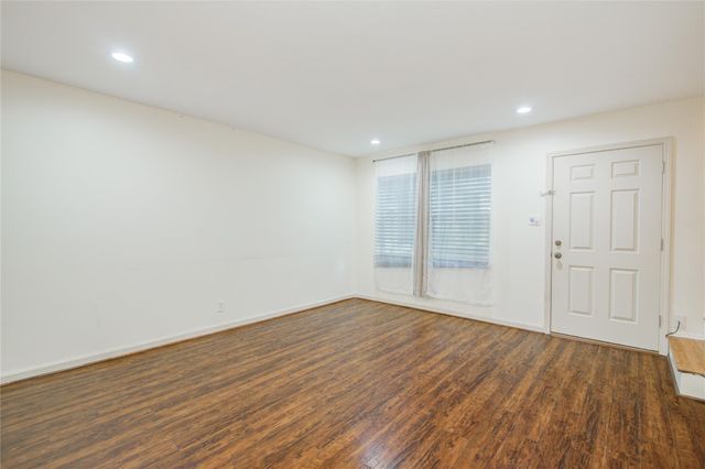 1433 Cedar Post Lane 10, Houston, TX 77055