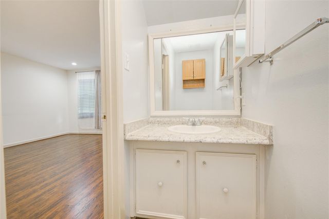 1433 Cedar Post Lane 10, Houston, TX 77055