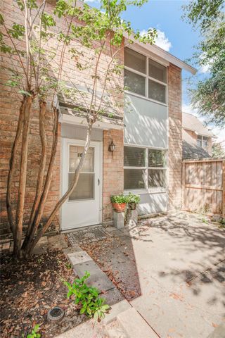1433 Cedar Post Lane 10, Houston, TX 77055