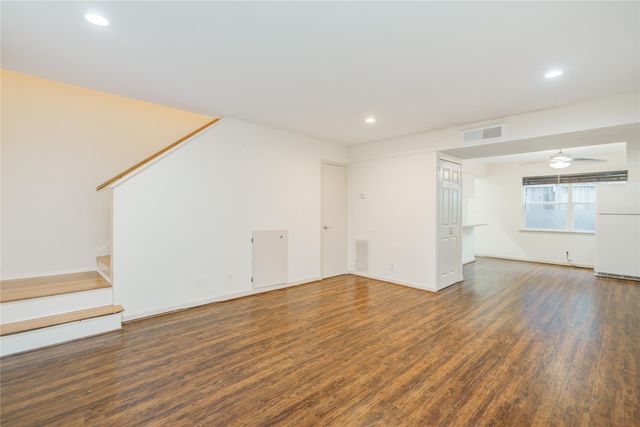 1433 Cedar Post Lane 10, Houston, TX 77055