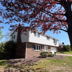 101 Kemar Dr, Summit Twp, PA 16002