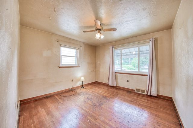 793 Becks Run Rd, Baldwin Boro, PA 15210
