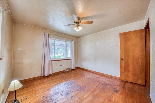 793 Becks Run Rd, Baldwin Boro, PA 15210