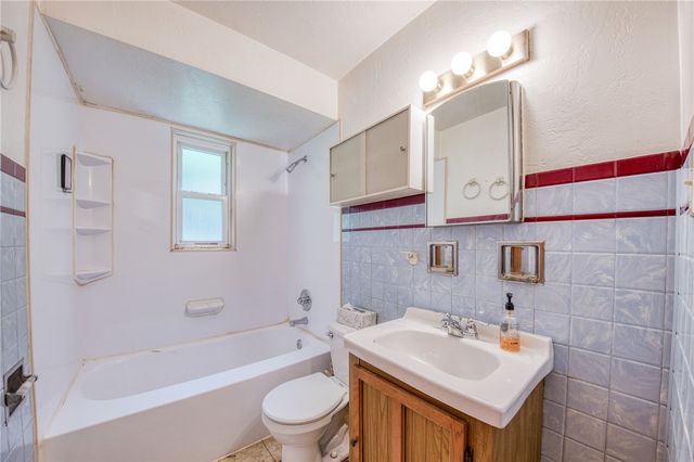 793 Becks Run Rd, Baldwin Boro, PA 15210