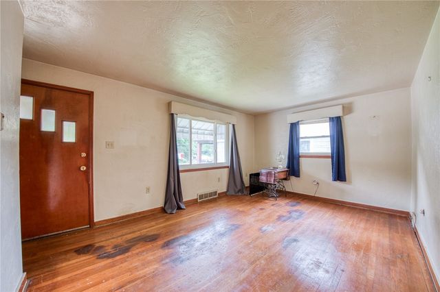 793 Becks Run Rd, Baldwin Boro, PA 15210
